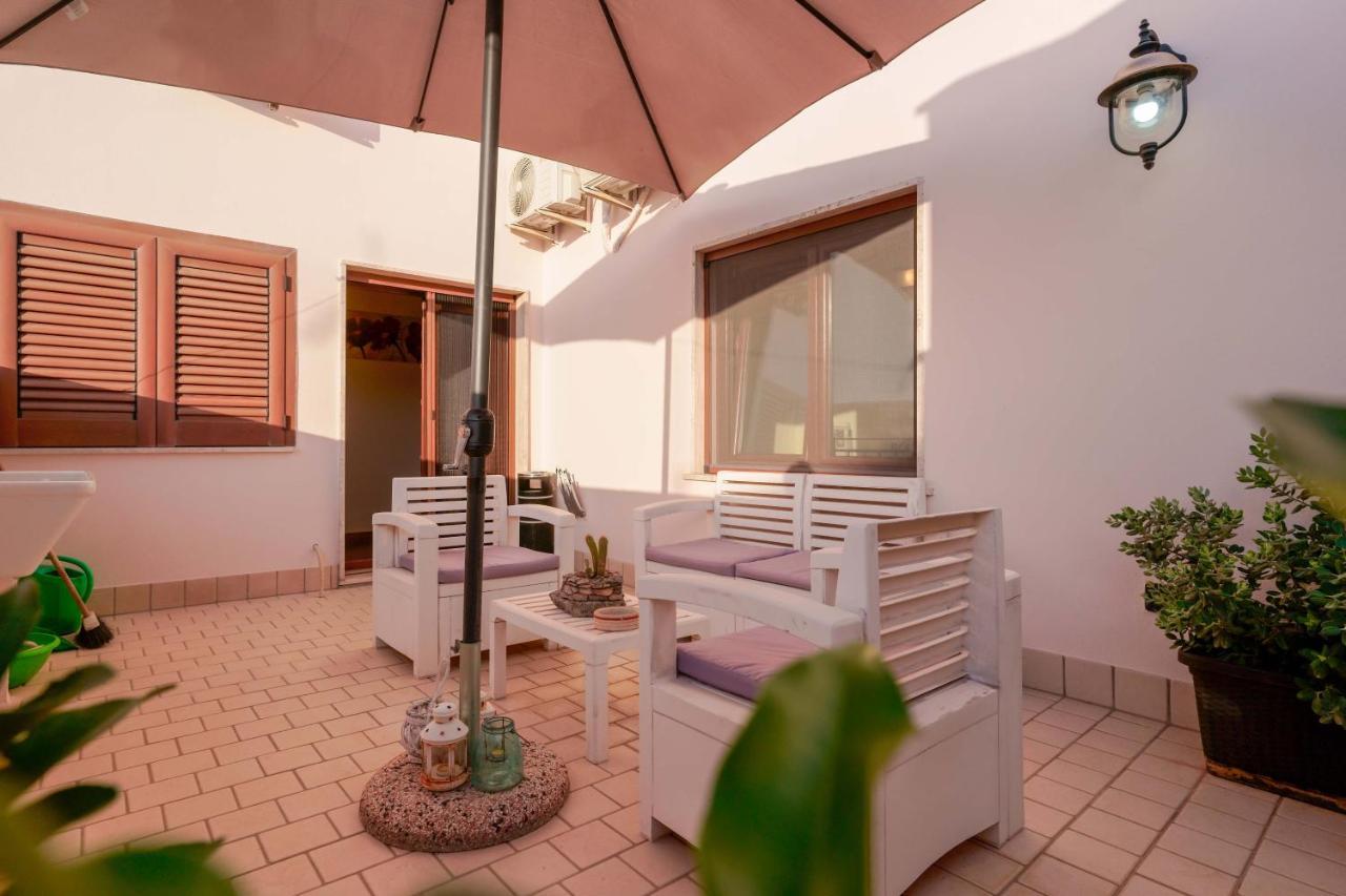 Bed And Breakfast Cairoli Exclusive Room San Pietro Vernotico Ngoại thất bức ảnh